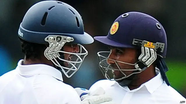 جے وردھنے اور سنگاکارا نے اپنی انیس ویں سنچری پارٹنرشپ مکمل کی