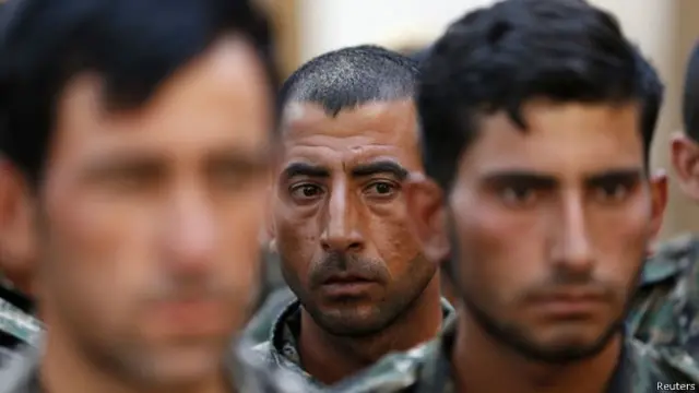 Người Yazidi đang được người Kurd huấn luyện quân sự