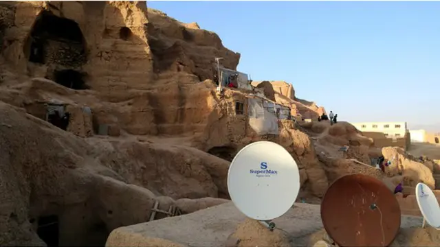 بامیان کے سینکڑوں غار اور چٹانیں یونیسکو کی عالمی تاریخی وراثت کا حصہ ہیں