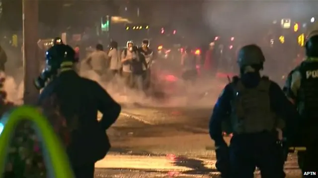 پولیس کے مطابق آنسو گیس کا استعمال مناسب تھا 