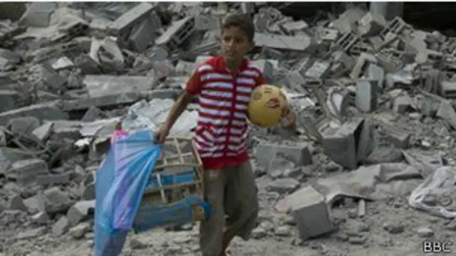 هناك صعوبات كثيرة تواجه جميع سكان غزة