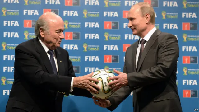 Blatter e Putin. Credito: AP