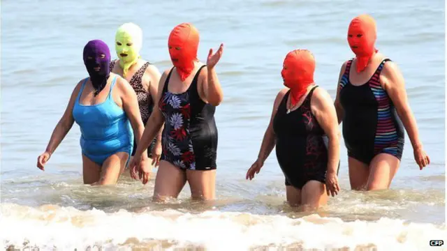 Китайские балаклавы "фейс-кини"