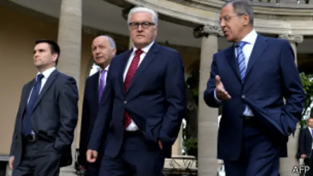 Участники берлинской встречи продолжали переговоры и на прогулке в садах виллы "Борзиг"