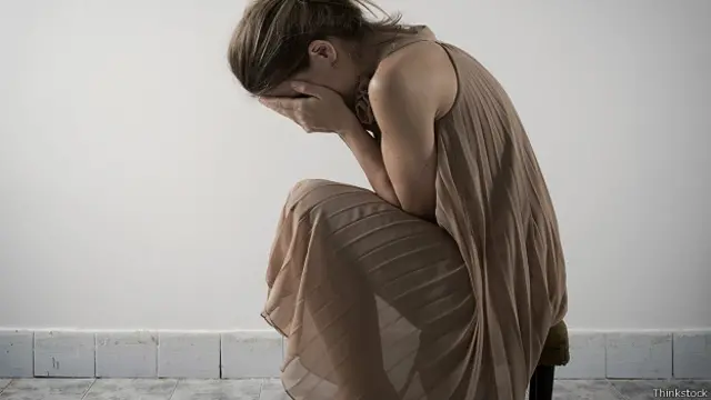 Девушка в состоянии глубокой депрессии