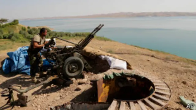 ကာ့ဒ် တပ်ဖွဲ့ဝင်တွေက အမေရိကန်ရဲ့ လေကြောင်း ပစ်ကူနဲ့ တိုက်ခိုက်နေ