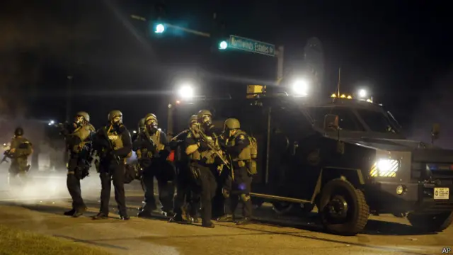 Бойцы Национальной гвардии в Фергюсоне