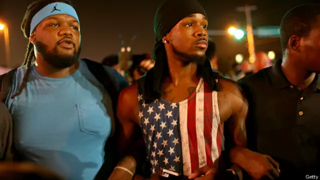 مائیکل براؤن کی ہلاکت کے بعد نسلی کشیدگی میں اضافہ ہوا ہے