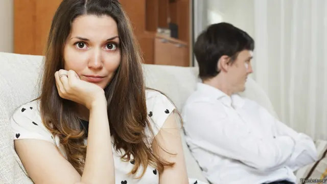 Грустная девушка после размолвки