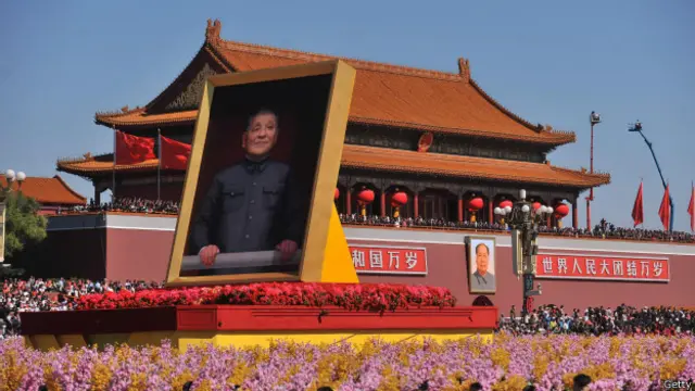 “邓小平通过让中国经济向外部开放，让中国人脱贫，发展国内经济，让中国人重新认识了一个他们认为的伟大国家。”