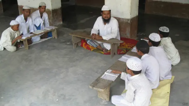 مسلم دانشوروں کا خیال ہے کہ بھارتی مدارس اعتدال پسندی، سائنسی نظریات اور ترقی پسندی کے علمبردار نہیں ہیں