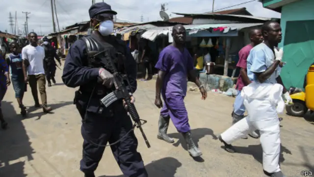 نظامیان لیبریا برای کمک به امدادگران وارد عمل شدند