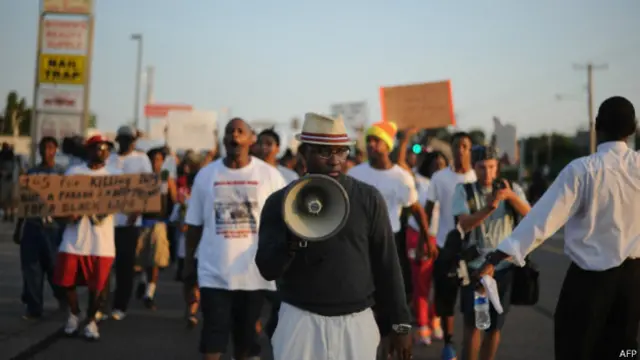 Население Фергюсона на две трети состоит из афроамериканцев