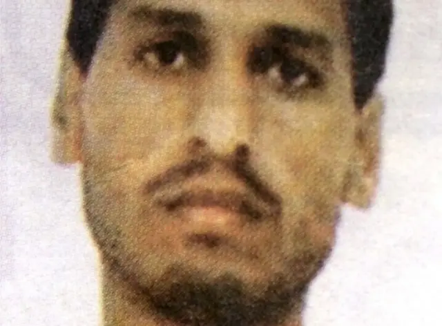 التحق محمد ضيف بحركة حماس في الثمانينيات وسجن في إسرائيل في 1989.