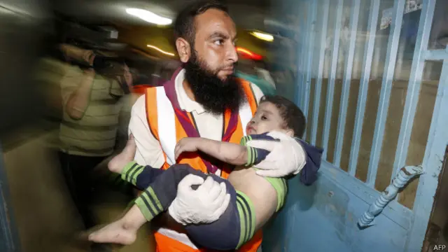 ग़ज़ा में एक फलस्तीनी डॉक्टर