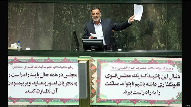 علیرضا زاکانی از مخالفان ادامه وزارت آقای فرجی دانا بود