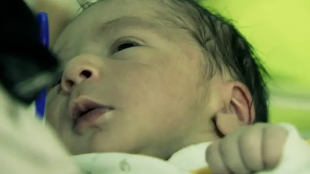 يواجه الأطفال المولودين في المعسكر مستقبلا غامضا،إذ أن الأمهات أنفسهن لا يزلن أطفالا