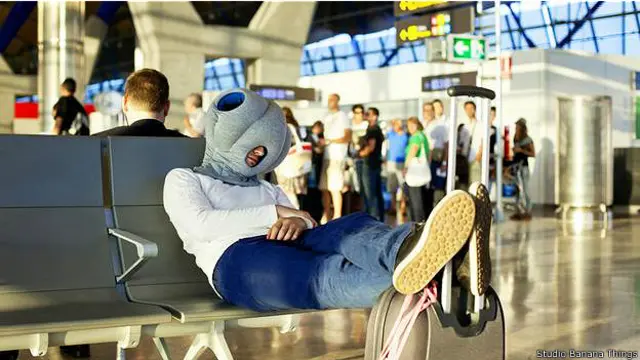 Подушка "Страусс", фото Studio Banana Things