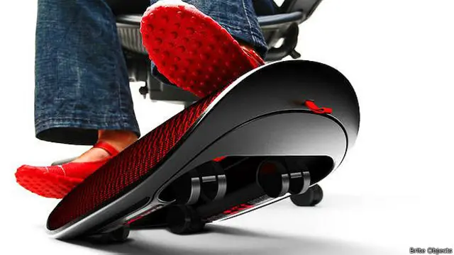 Подставка для ног Webble, фото Brite Objects