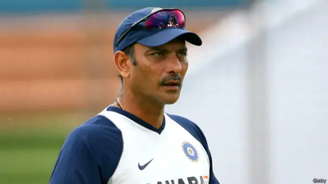 150 ون ڈے اور 80 ٹیسٹ میچ کھیلنے والی شاستری اس سے پہلے 2007 میں بنگلادیش کے خلاف ہونے والے بھارتی سیریز میں ٹیم کے کوچ رہ چکے ہیں