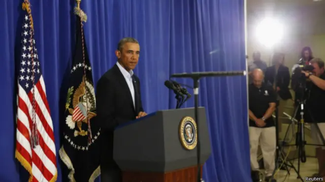 表情嚴肅的奧巴馬說,美國將繼續採取「必要措施」,打擊IS激進分子。