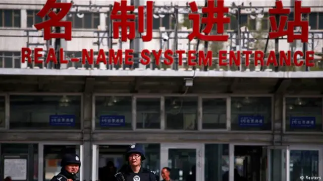 中國媒體報道，中國當局將要求在新疆乘長途汽車的乘客實名購買車票。