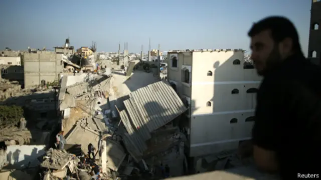 حملات هوایی اسرائیل به رفح خسارات سنگینی را نیز به بار آورده است