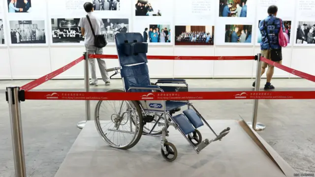 紀念鄧小平誕辰110週年的大型圖片展星期四（8月21日）在香港舉行。