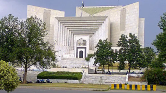 درخواست میں موقف اختیار کیا گیا کہ یہ ایک انتہائی اہم معاملہ ہے جس کی سماعت کے لیے لارجر بینچ تشکیل دیا جائے