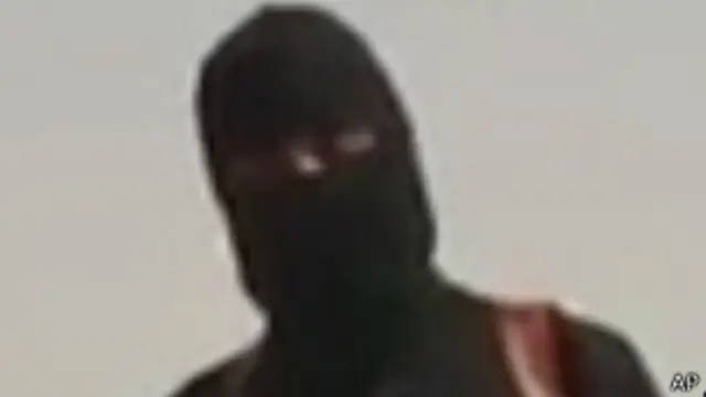 ویڈیو میں سر قلم کرنے والا برطانوی لہجے میں بات کر رہا ہے