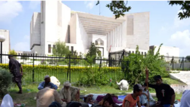 جہاں سے انصاف ملتا ہے وہاں کپڑے سُکھائے جا رہے ہیں: جسٹس ثاقب نثار