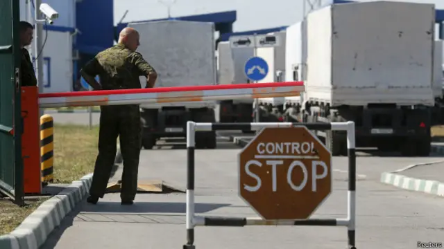 Convoy ruso en control fronterizo