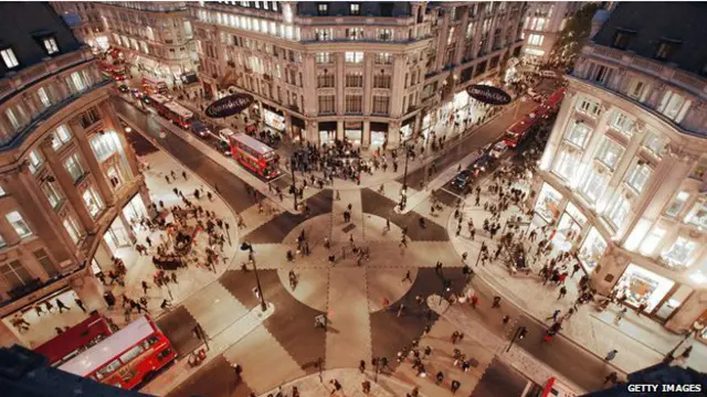 ایک شہری محمد العوضی کا کہنا ہے کہ ہمیں اپنی حکومت کی جاری کردہ ہدایات کی پیروی کرنی چاہیے