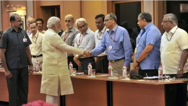 نریندر مودی کئی بار یہ ظاہر کر چکے ہیں کہ وہ ہندی زبان کو ترجیح دیتے ہیں