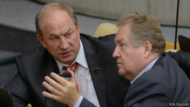 Депутаты от КПРФ Валерий Рашкин (слева) и Сергей Обухов