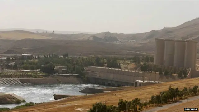 Hoa Kỳ đã thực hiện nhiều đợt oanh tạc nhằm vào các mục tiêu IS gần Đập Mosul