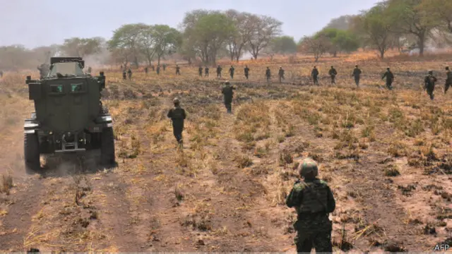 يتخوف محللون من أن تباطؤ أوغندا في سحب قواتها قد يؤدي إلى انهيار حكومة جنوب السودان 