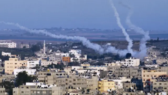 انهارت مفاوضات التهدئة وواصلت اسرائيل قصف غزة