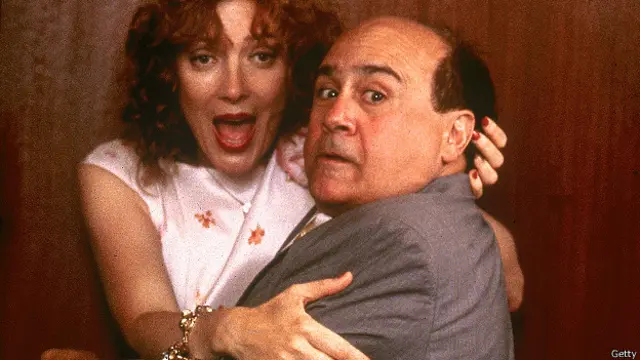 Дэнни Де Вито и Гленн Хедли в лифте