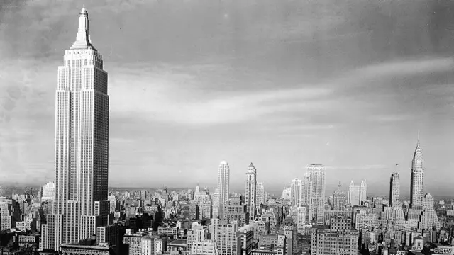Эмпайр-стейт-билдинг в пейзаже