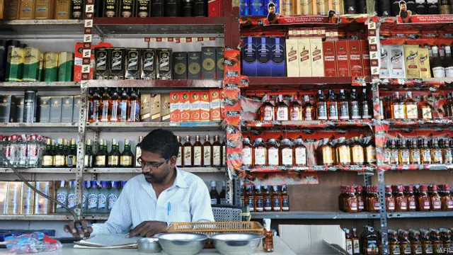 केरल में शराब की दुकान