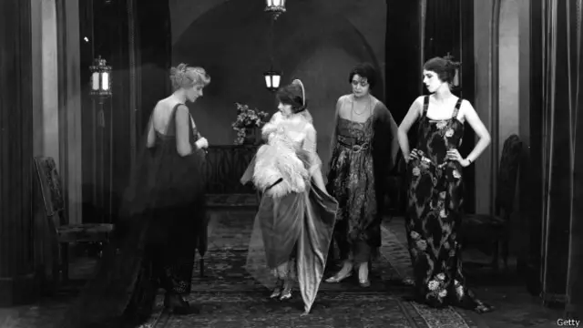 「這是一個典型的無人能夠做得完美的商品，」《每日電訊報》的文章開篇寫道。