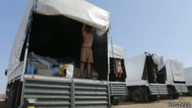 Грузовики с гуманитарной помощью