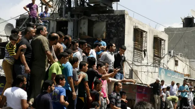Personas en la plaza