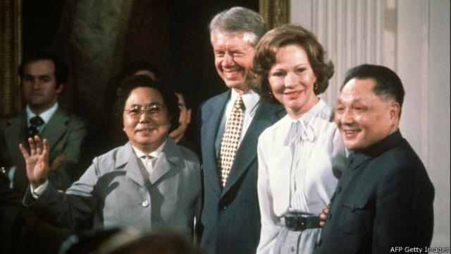 Năm 1979, Hoa Kỳ và Trung Quốc lập quan hệ ngoại giao, tạo ra thế cô lập cho Việt Nam