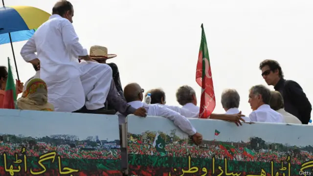 ہمارا موقف ہے کہ اگر مارشل لا لگا تو ہم سخت مخالفت کریں گے: جہانگیر ترین