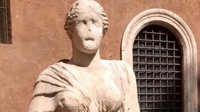 римский памятник богине Изиде