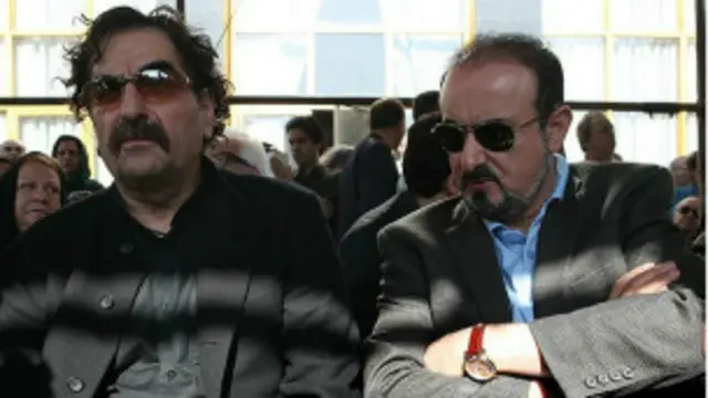 شهرام ناظری و عبدالحسین مختاباد در مراسم تشییع سیمین بهبهانی