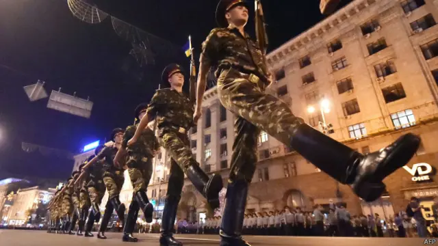 यूक्रेन परेड तैयारी