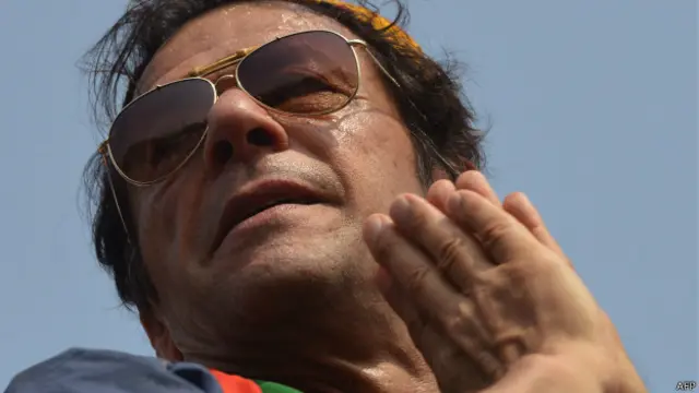  مذاکرات کے خاتمے کے بعد دھرنے سے خطاب کرتے ہوئے عمران خان نے کہا کہ ’نواز شریف کی حکومت کو نہیں چلنے دیں گے۔‘